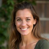 Porträt von Lena Wagner, Gründerin und Chef-Floristin von Ermine Leaf.